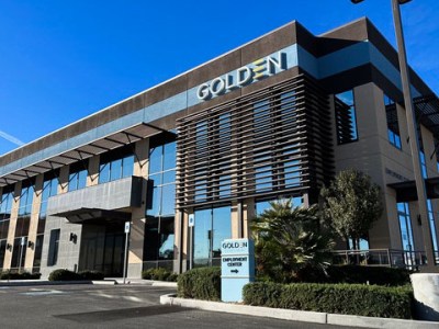 When a Hawaii college sets up shop in Las Vegas: Universities chase students wherever they are